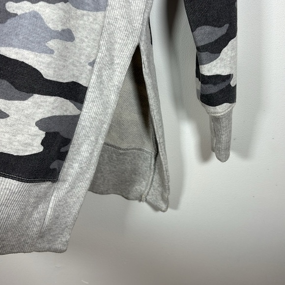 Aerie Sweatshirt Small Grey Camo Print Crew Neck Long Sleeve Oversized Fleece - Picture 7 of 9